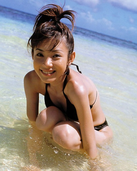 81906-reiko-azechi-001.jpg