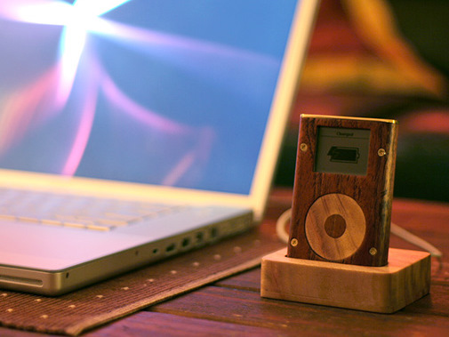 Wooden-iPod-mini-12