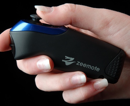 Zeemote-JS1-Gaming-Controller-for-BlackBerry-1
